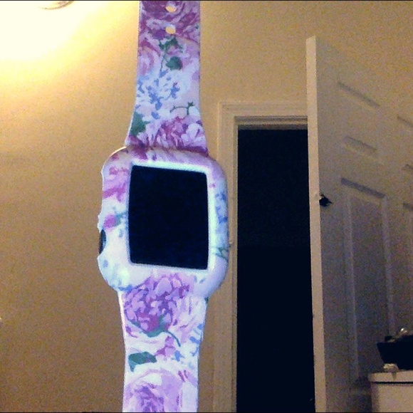 Apple Watch 5. (Brand new) - Picture 1 of 5